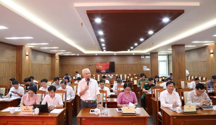 Đại diện Đoàn Luật sư TP. Đồng Nai đóng góp ý kiến tại hội nghị. Ảnh: Văn Dũng