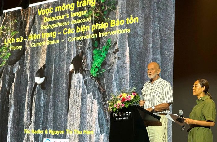 Các chuyên gia Tilo Nadler và Nguyễn Thị Thu Hiền trình bày kết quả nghiên cứu về hiện trạng quần thể Voọc mông trắng và chiến lược bảo tồn trong tương lai. Nguồn: Sở Du lịch Ninh Bình