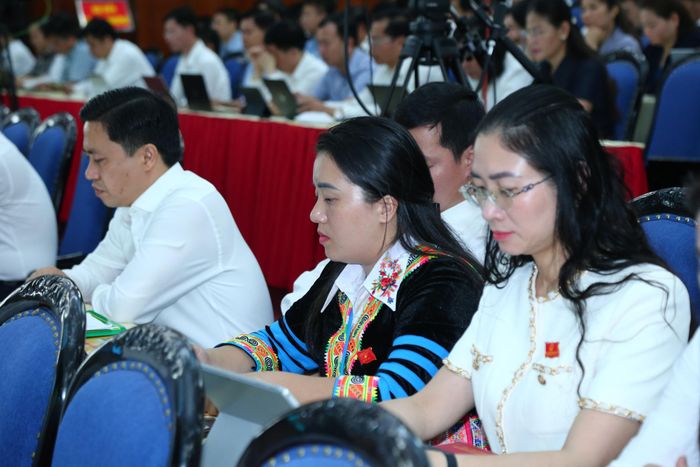 Các đại biểu tham dự kỳ họp. Ảnh: Quốc Hương
