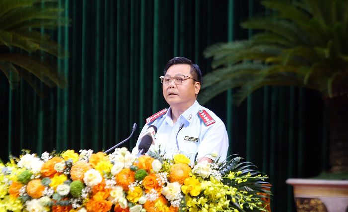 Đồng chí Hồ Nguyên Hồng, Chánh Thanh tra tỉnh Bắc Ninh trình bày báo cáo tại kỳ họp.