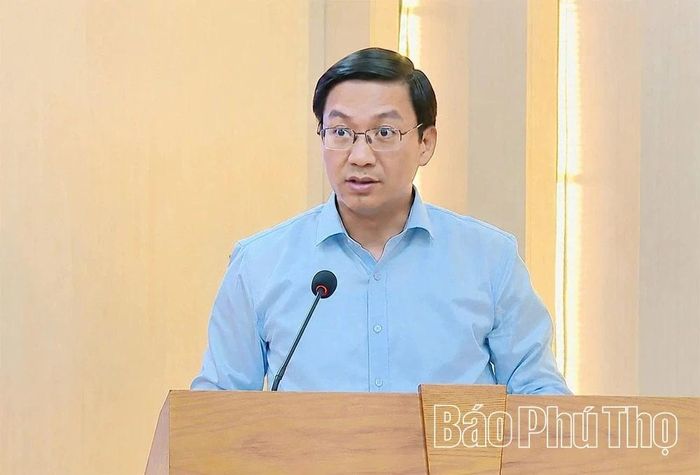 Đồng chí Nguyễn Xuân Quang - Tỉnh ủy viên, Giám đốc Sở Xây dựng tỉnh Phú Thọ phát biểu tại hội nghị. (Ảnh: Báo Phú Thọ)