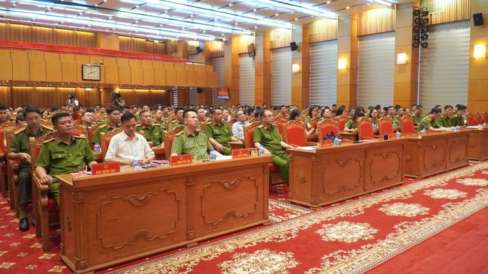 Các đại biểu dự khai giảng lớp huấn luyện