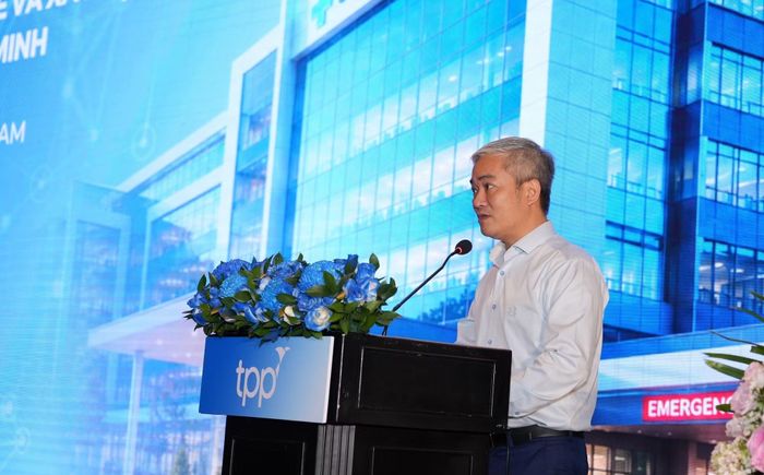 Nhà báo Trần Tuấn Linh, Tổng Biên tập báo Sức Khỏe và Đời sống phát biểu ý kiến.