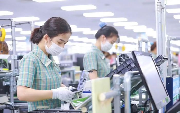 Tăng lương tối thiểu vùng sẽ góp phần quan trọng tăng năng suất lao động.