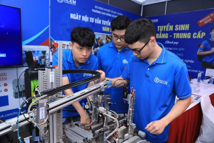 Tăng cường liên kết giữa Nhà nước, doanh nghiệp và trường đại học nhằm nâng cao chất lượng đào tạo lĩnh vực STEM.