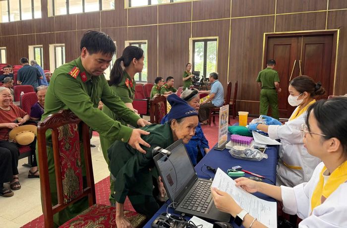 Phần lớn thân nhân liệt sĩ thuộc diện lấy mẫu đều đã cao tuổi.
