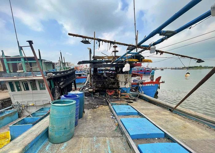 Chủ động phòng cháy không chỉ bảo vệ tài sản, phương tiện mưu sinh mà còn bảo vệ tính mạng của chính ngư dân, thuyền viên và cộng đồng xung quanh. Ảnh: PC07
