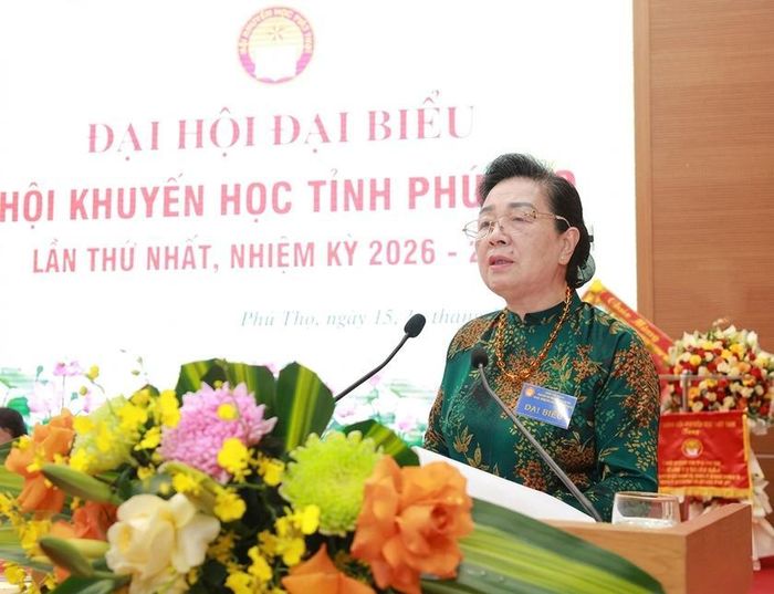 Phó Chủ tịch Hội Khuyến học Việt Nam, Chủ tịch Hội đồng quản lý Quỹ Khuyến học Việt Nam Phạm Thị Hòe phát biểu tại đại hội.