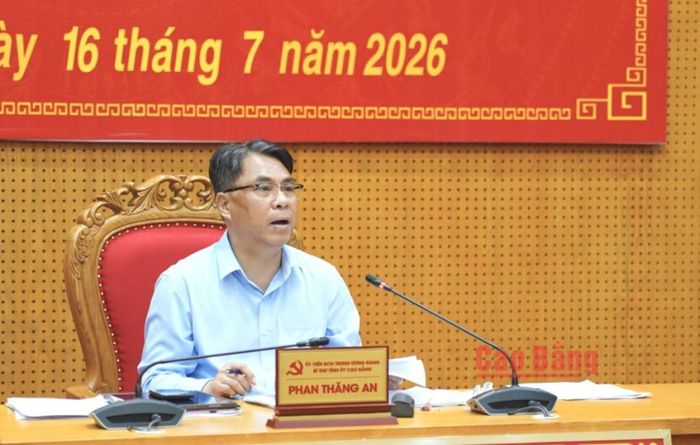 Bí thư Tỉnh ủy, Chủ tịch HĐND tỉnh Phan Thăng An phát biểu kết luận hội nghị.