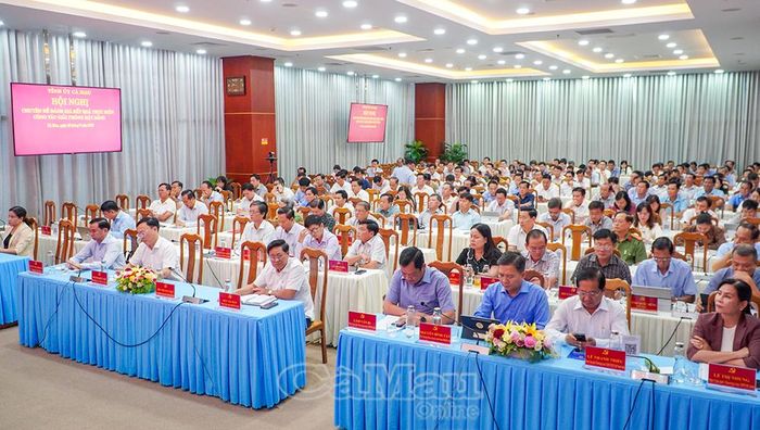 Đại biểu tham dự hội nghị.