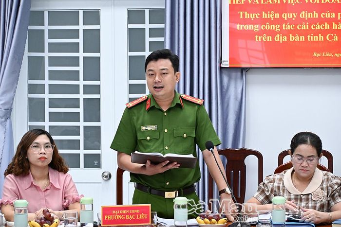 Đại úy Trần Thanh Giữ, Phó Trưởng Công an phường Bạc Liêu, thông tin số người chưa thực hiện định danh điện tử mức 2 và cấp đổi căn cước chủ yếu là trẻ em, người đi làm ăn xa.