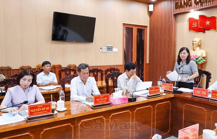 Đồng chí Huỳnh Út Mười, Phó Chủ nhiệm Ủy ban Kiểm tra Tỉnh ủy, Phó Trưởng đoàn giám sát, yêu cầu địa phương nêu rõ những khó khăn và kiến nghị để đoàn giám sát nắm, tổng hợp báo cáo Ban Thường vụ Tỉnh ủy.
