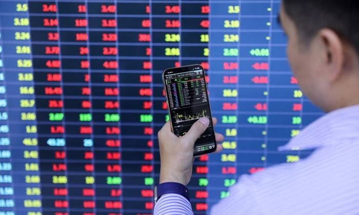 Chỉ số VN-Index đã hồi phục gần 50 điểm từ đáy trong phiên 16/7 - Ảnh minh họa