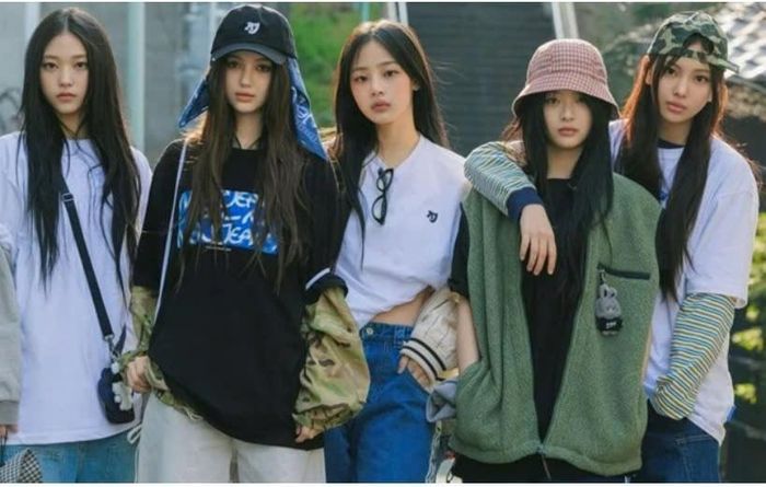 NewJeans đối mặt với rắc rối pháp lý khi ca khúc "Eta".Ảnh: Lotte.