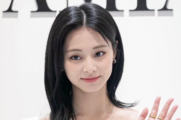 Tzuyu được cho là không tái ký với JYP nhưng TWICE vẫn sẽ tiếp tục hoạt động với đầy đủ đội hình.