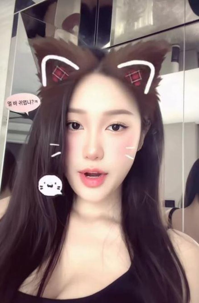 Nhan sắc ngọt ngào của Doãn Hải My khiến ai nấy khó rời mắt. Ảnh FBNV