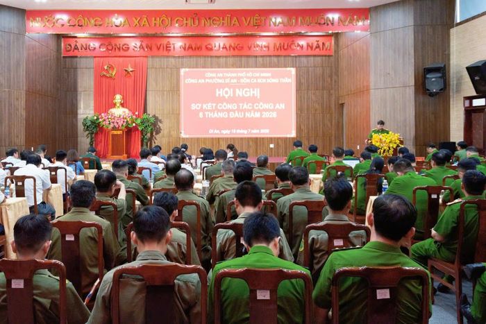 Quang cảnh hội nghị