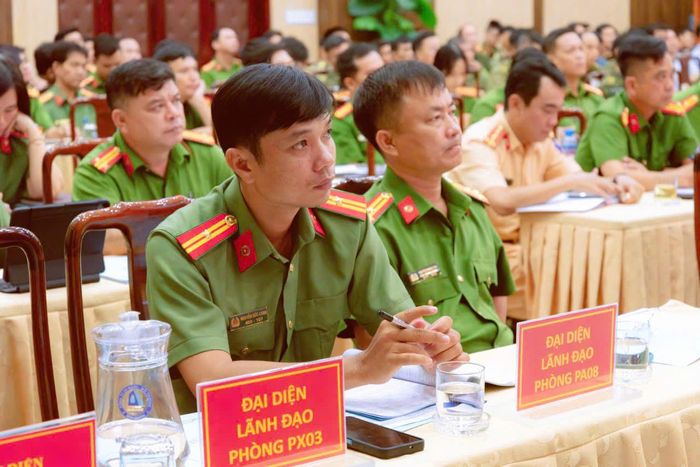 Các đại biểu dự hội nghị