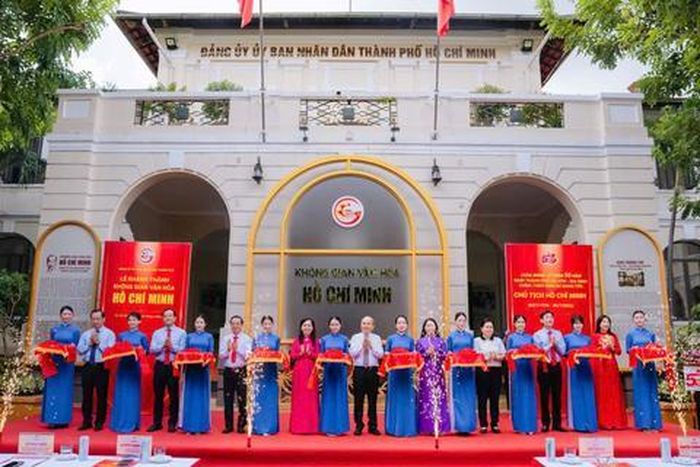 Khánh thành "Không gian văn hóa Hồ Chí Minh" tại Trụ sở Đảng ủy UBND TPHCM