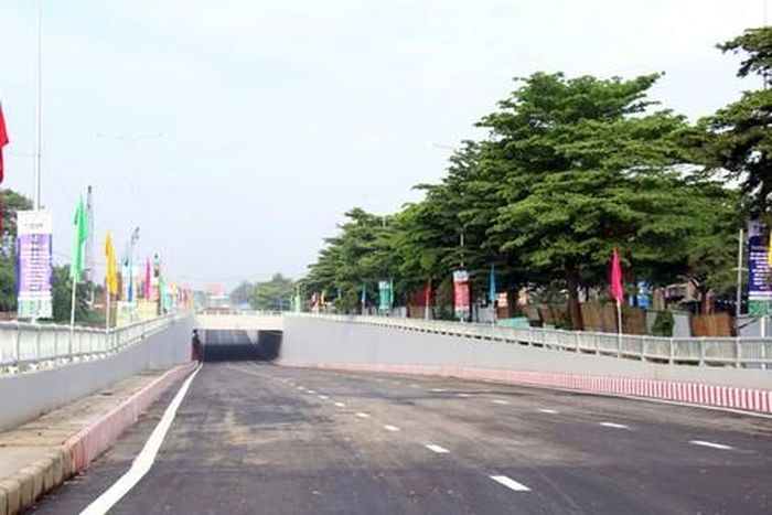 Hầm chui Nguyễn Văn Linh (TPHCM) bị chậm tiến độ