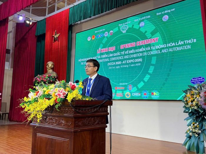PGS.TS. Đoàn Đức Tùng, Hiệu trưởng Trường Đại học Quy Nhơn cho biết, việc Trường Đại học Quy Nhơn được lựa chọn là đơn vị đăng cai VCCA 2026 là niềm vinh dự, đồng thời cũng là trách nhiệm lớn đối với Nhà trường. Ảnh: Nart Thái