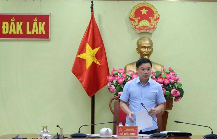  Ông Đỗ Hữu Huy - Chủ tịch UBND tỉnh phát biểu tại buổi làm việc. 