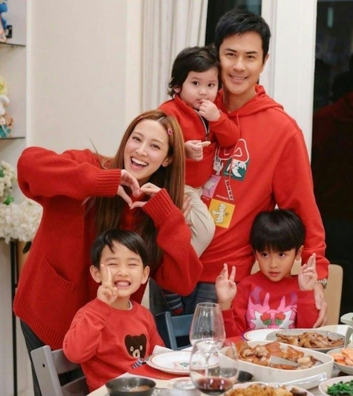 Tổ ấm viên mãn của Trịnh Gia Dĩnh.