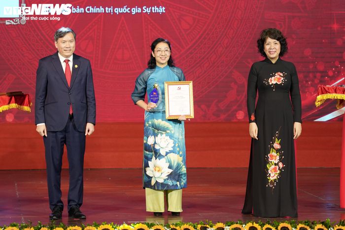Sau sơ tuyển, 19/19 đảng ủy trực thuộc đã lựa chọn 505 tác phẩm tham dự Cuộc thi cấp Đảng bộ.