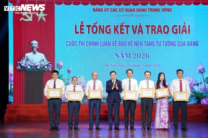 Ban Thường vụ Đảng ủy các cơ quan Đảng Trung ương tặng Bằng khen 7 tập thể có thành tích xuất sắc trong công tác lãnh đạo, chỉ đạo tổ chức triển khai cuộc thi.