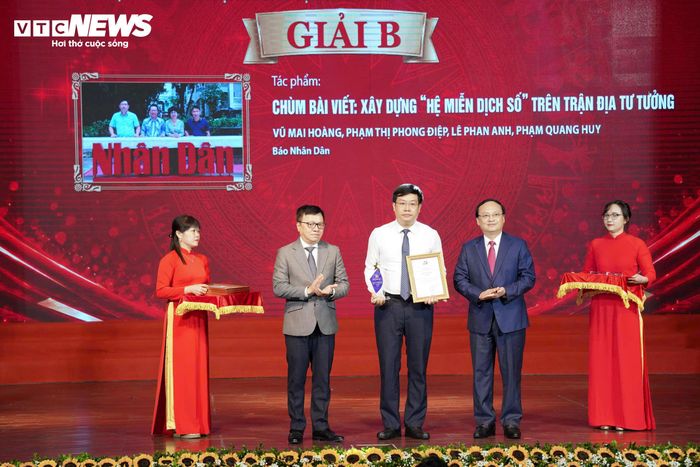  Theo đánh giá của Ban Giám khảo, điểm nổi bật nhất của cuộc thi năm nay là chất lượng các tác phẩm tiếp tục được nâng lên. Các bài viết không đơn thuần phản ánh thực trạng chung chung, mà đi sâu phân tích, mạnh dạn đề xuất các giải pháp nhằm phản bác các quan điểm sai trái, thù địch, bảo vệ hiệu quả các quyết sách lớn của Đảng.