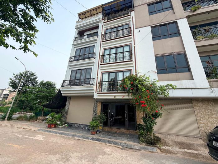 Một khu tái định cư khang trang được xây dựng cho người dân bị thu hồi đất tại xã Phúc Thịnh. Ảnh: Thanh Hà