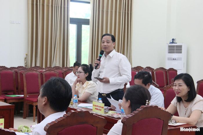 Đại diện Ủy ban MTTQ Việt Nam xã Thư Lâm chia sẻ tại hội nghị. Ảnh: TH