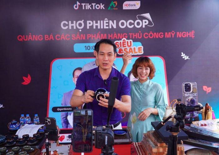 Hoạt động livestream cần được chuẩn hóa để đáp ứng yêu cầu mới. Ảnh: P.T