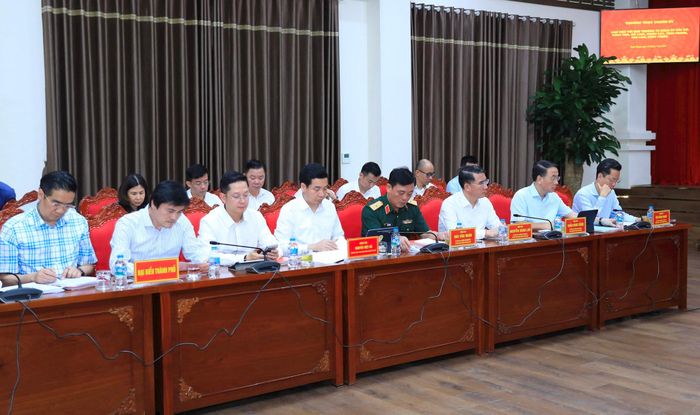 Các đại biểu tham dự buổi làm việc. Ảnh: Quang Thái