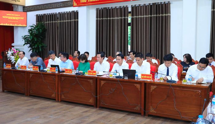 Các đại biểu tham dự buổi làm việc. Ảnh: Quang Thái