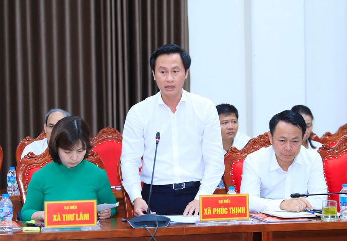 Đại diện lãnh đạo xã Phúc Thịnh báo cáo. Ảnh: Quang Thái