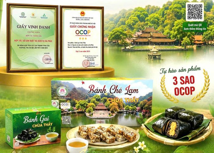 Gian hàng trưng bày và các sản phẩm đạt OCOP 3 sao của HTX Đa Phúc. Ảnh: Nguyễn Văn