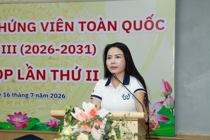 Chủ tịch Hiệp hội Công chứng viên Việt Nam Nguyễn Thị Thơ phát biểu khai mạc phiên họp. Ảnh: Hồng Nhung