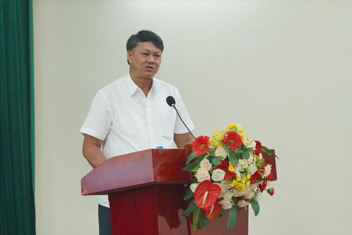 Bí thư Đảng ủy, Chủ tịch HĐND phường Phương Liệt Nguyễn Minh Tiến phát biểu tại hội nghị. Ảnh: ND