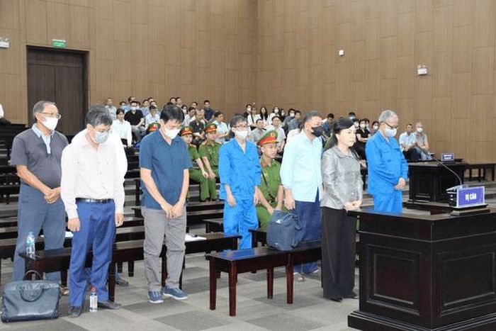Các bị cáo tại phiên tòa xét xử sơ thẩm. Ảnh: N.N