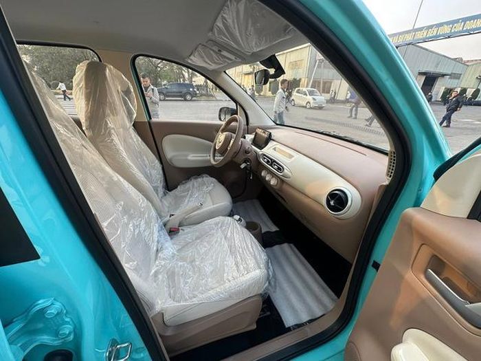 Xe mang thiết kế 5 cửa thay vì 3 cửa quen thuộc