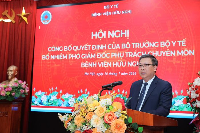 PGS.TS.BSCC Nguyễn Thế Anh - Giám đốc Bệnh viện Hữu Nghị phát biểu. Ảnh: Minh Quyết