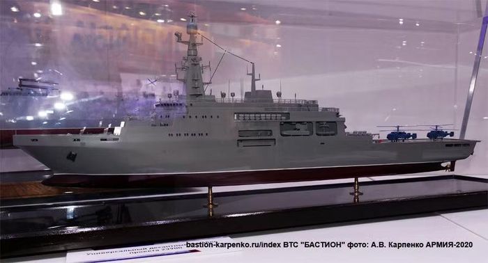 Cụ thể, chiều dài của chúng tăng từ 135 m lên thành 150 m, chiều rộng từ 16,5 m lên 19,5 m, và chiều cao thân tàu đạt mức 11,8 m, lượng giãn nước đầy tải cũng tăng từ 6.600 tấn lên thành 10.800 tấn.