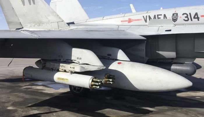 Việc Mỹ phê duyệt thương vụ diễn ra trong bối cảnh căng thẳng giữa Arab Saudi và lực lượng Houthi tại Yemen gia tăng trở lại. Ngày 13/7, Houthi cáo buộc Riyadh tiến hành không kích sân bay quốc tế ở thủ đô Sanaa, sau đó phóng tên lửa và UAV nhằm vào một sân bay của Arab Saudi để trả đũa.