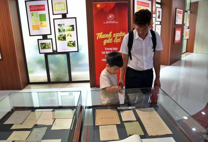 Trưng bày diễn ra đến ngày 2/9.