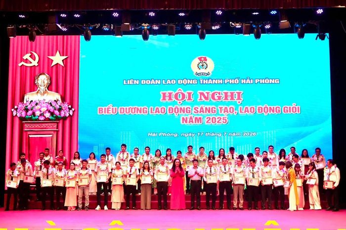 Các lao động sáng tạo, lao động giỏi tại TP Hải Phòng được vinh danh. Ảnh: HP.