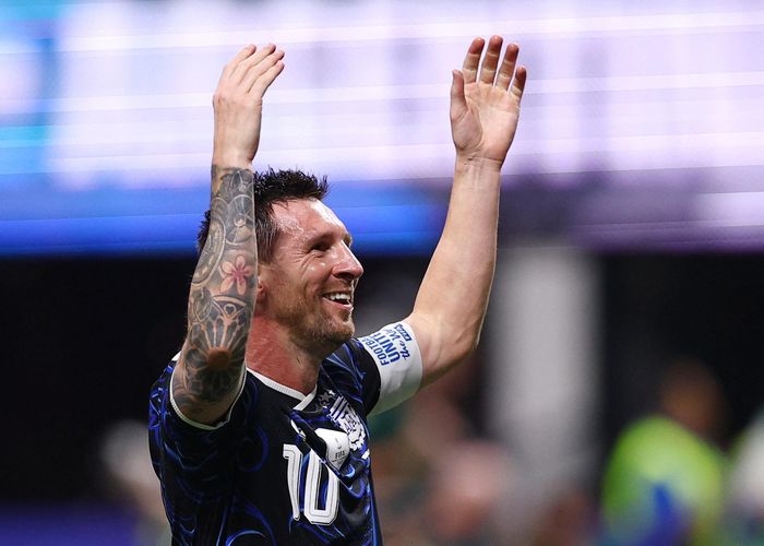 Không còn bùng nổ bằng tốc độ, Messi chinh phục đối thủ bằng khả năng đọc trận đấu và những khoảnh khắc quyết định.