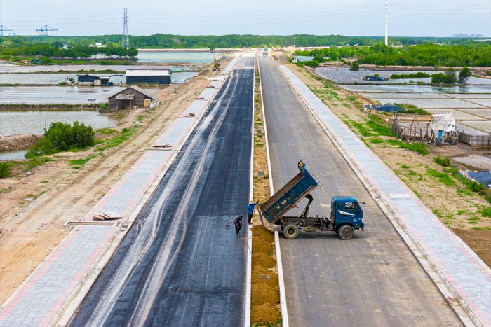 Dự án gồm hai gói thầu xây lắp chính là gói thầu số 36 và gói thầu số 37. Tại gói thầu số 36, đoạn từ đường liên cảng Cái Mép - Thị Vải đến cầu Mỏ Nhát, phần đường đã đạt khoảng 90% khối lượng theo hợp đồng.