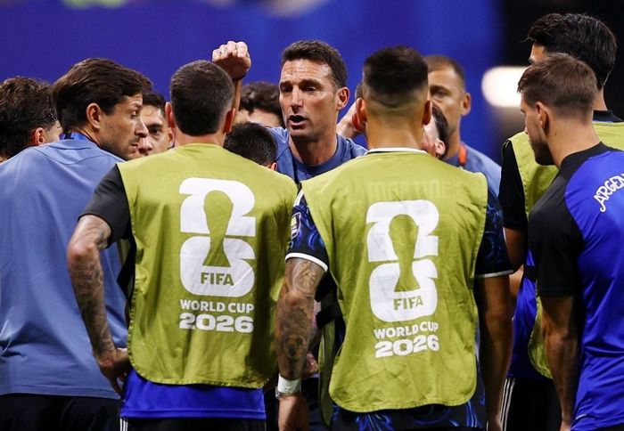  Messi là biểu tượng trên sân, còn Scaloni là người âm thầm tạo nên tập thể giúp Argentina chinh phục những đỉnh cao. 