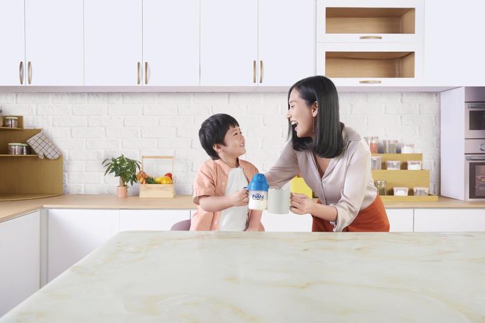 Nhu cầu dinh dưỡng của trẻ thay đổi theo từng giai đoạn phát triển. Ảnh: Nestlé Việt Nam.
